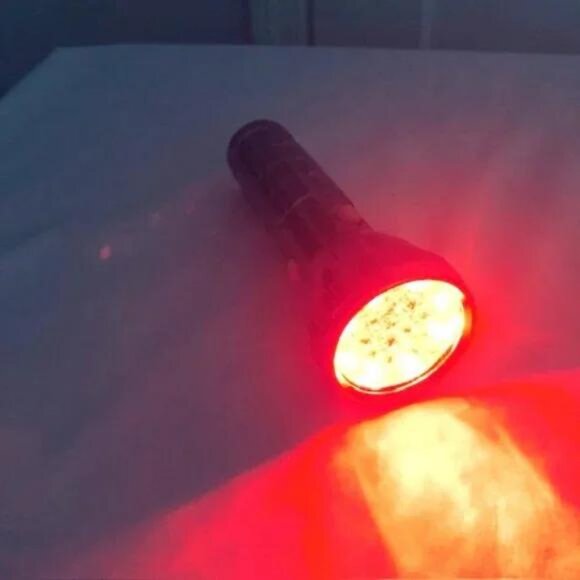 Retro Chrome Metal LED 3 Color Flashlight - Picture 9 of 9